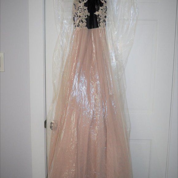PROM DRESS - Picture 3 of 6